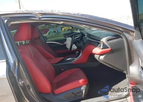 2020 Toyota Camry Xse V6 z USA, uszkodzony, nr VIN 4T1KZ1AK4LU044628